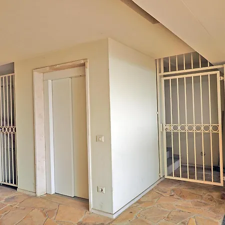 Tino Apartment